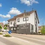Glas Schwarzwald Hotel *