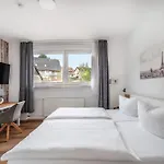 Glas Schwarzwald Hotel *