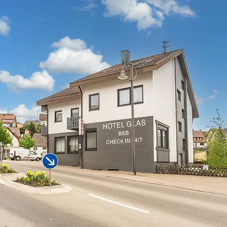 Glas Schwarzwald Hotel *